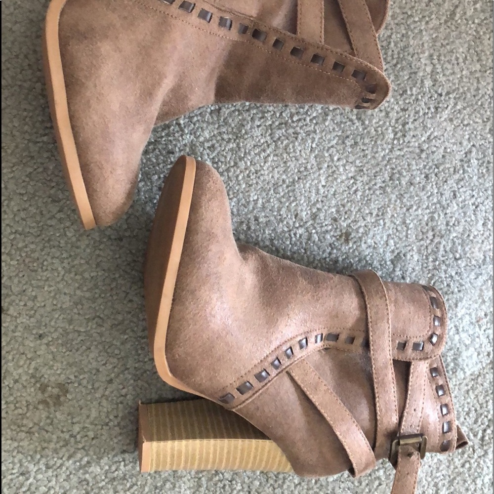 Venus boots